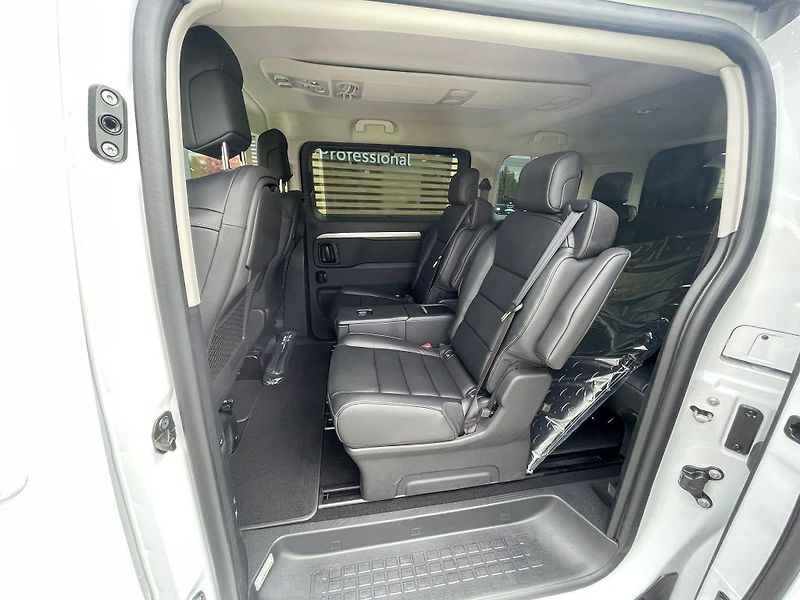 Toyota ProAce Verso 2.2D 180HP A/T L1 VIP 7S - fotka 23 z 30