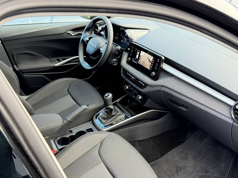 Škoda Fabia Selection 1,0 TSI 70 kW 5° MP - fotka 6 z 35
