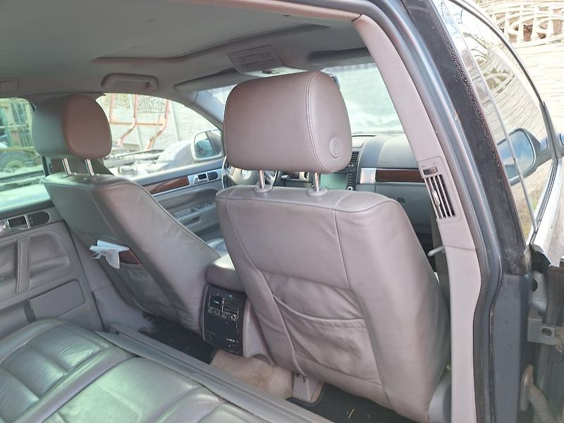 Volkswagen Touareg (2004) 5.0 230 kw motor K.O. - fotka 13 z 18