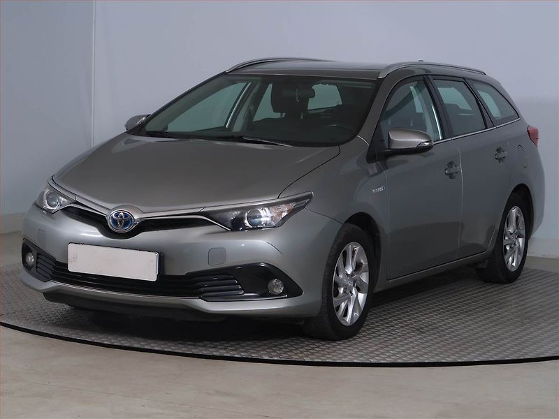 Toyota Auris (2016) Hybrid, Automat, Tempomat - fotka 2 z 21