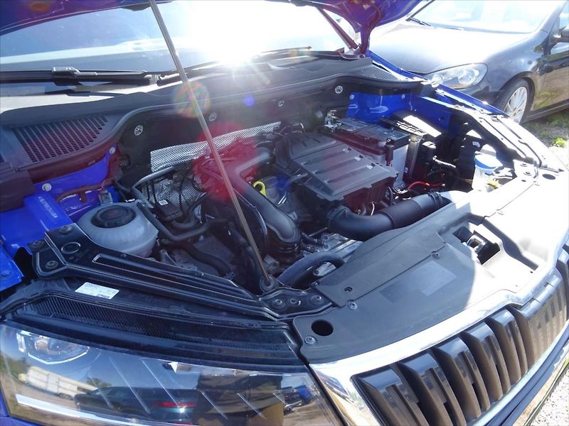 Škoda Karoq 1,0 TSi Business  85 kW - fotka 30 z 31