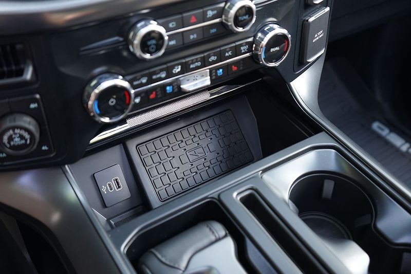 Ford F-150 (2026) Lariat 5,0 298 kW - fotka 40 z 56