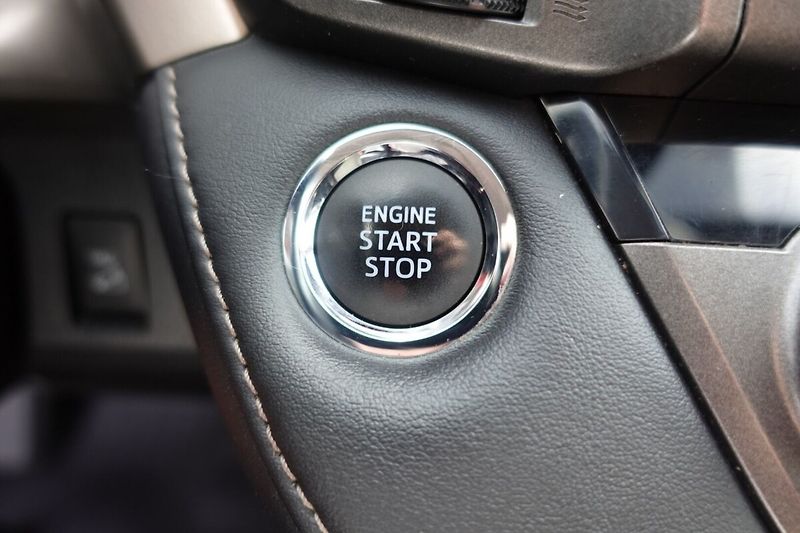 Toyota RAV4 2.0 VVTi Multidrive S  Active - fotka 23 z 33