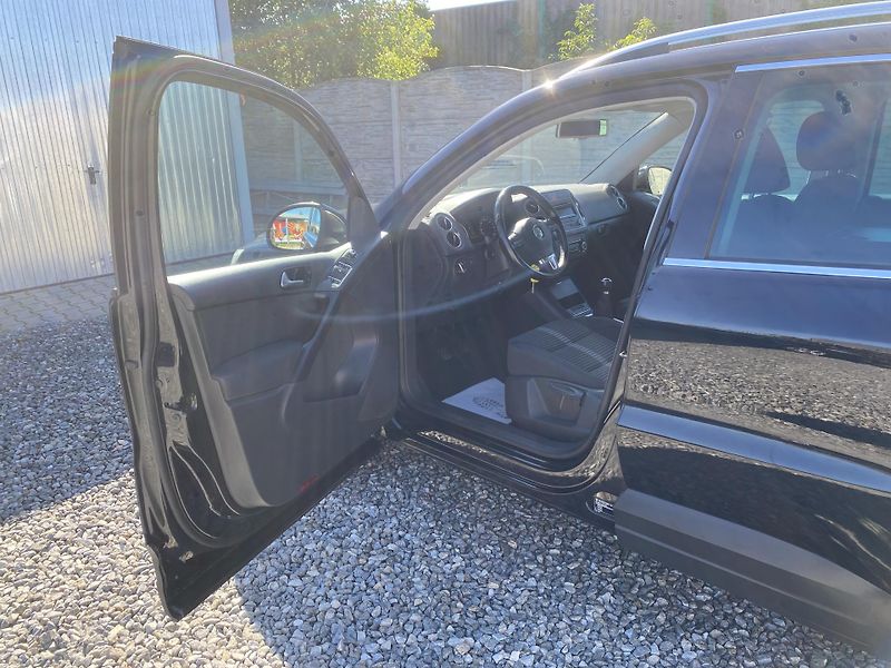 Volkswagen Tiguan 2.0TDi 4x4 135PS GOAL PĚKNÝ!!! - fotka 90 z 166