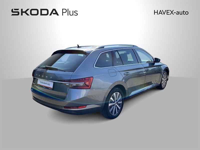 Škoda Superb (2023) Combi 2.0 TDI DSG Style - fotka 2 z 34
