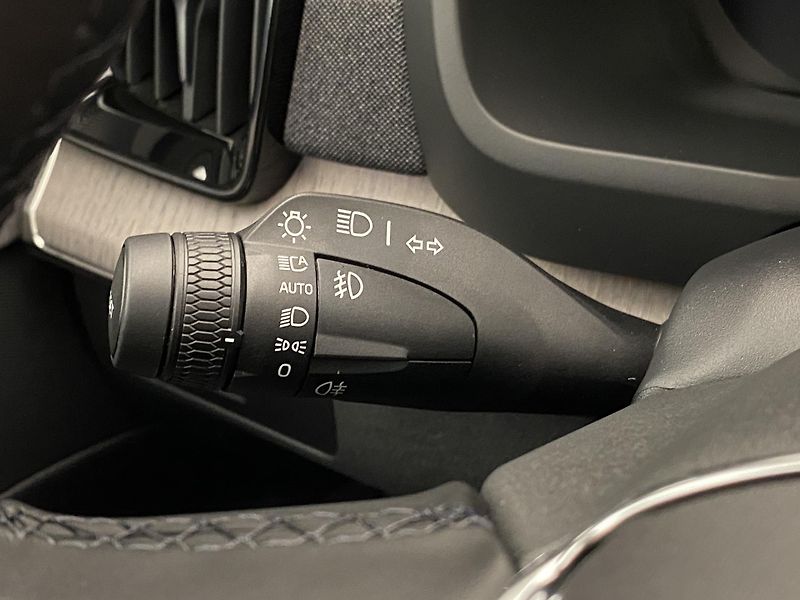 Volvo XC90 (2026) B5 AWD AUT DARK PLUS 7míst - fotka 31 z 67
