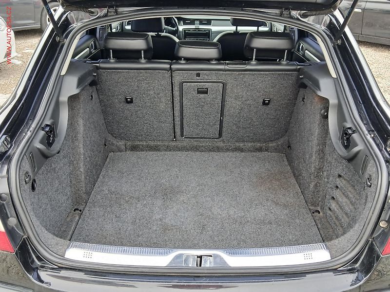 Škoda Superb (2009) 2.0TDi, ČR, DSG, bixen, kůže - fotka 7 z 20