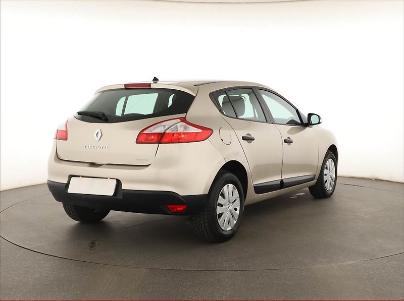 Renault Mégane (2010) 1.6 16V, Tempomat - fotka 5 z 13