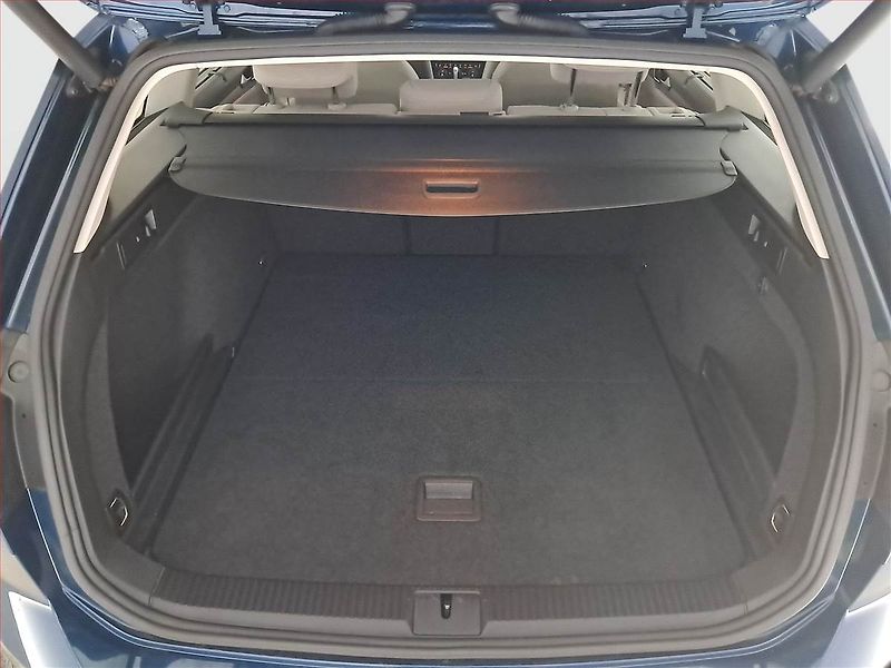 Volkswagen Passat (2019) 1.6 TDI, Automat, Kůže, Navi - fotka 14 z 25