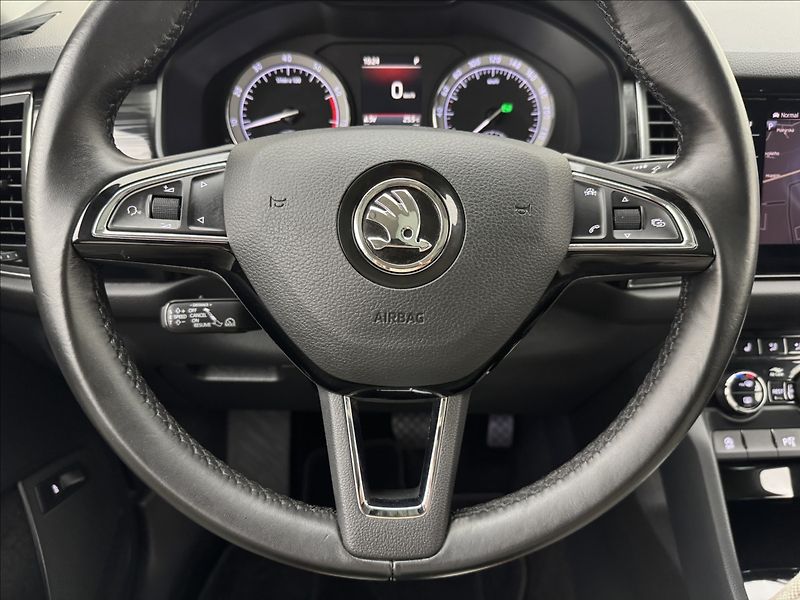 Škoda Kodiaq 2,0 DSG 4X4 CANTON ACC 360° - fotka 9 z 47