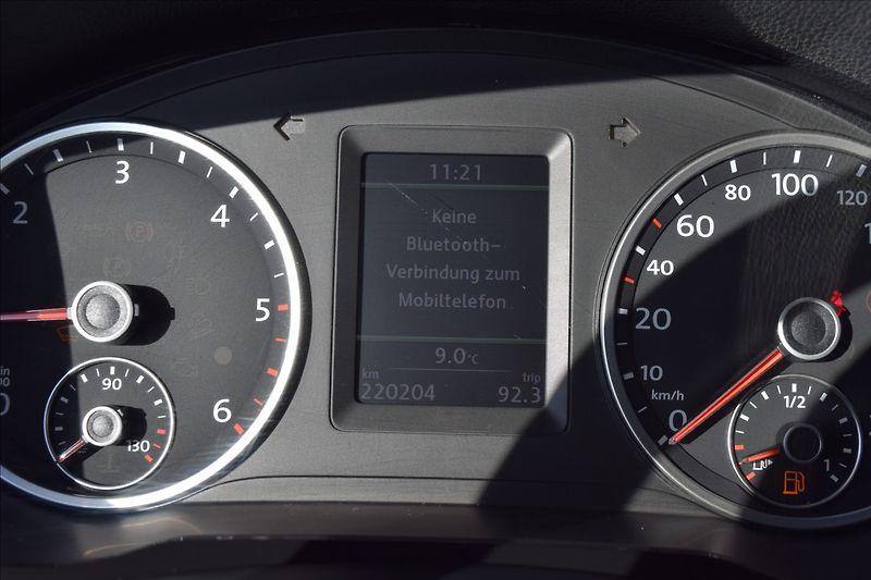 Volkswagen Tiguan 2,0 TDI 103KW NAVI TAŽNÉ ALU - fotka 30 z 47