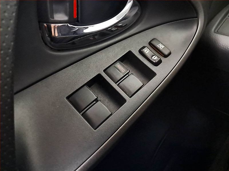 Toyota RAV4 (2010) 2.2 D-4D, 4X4, Tempomat - fotka 17 z 17