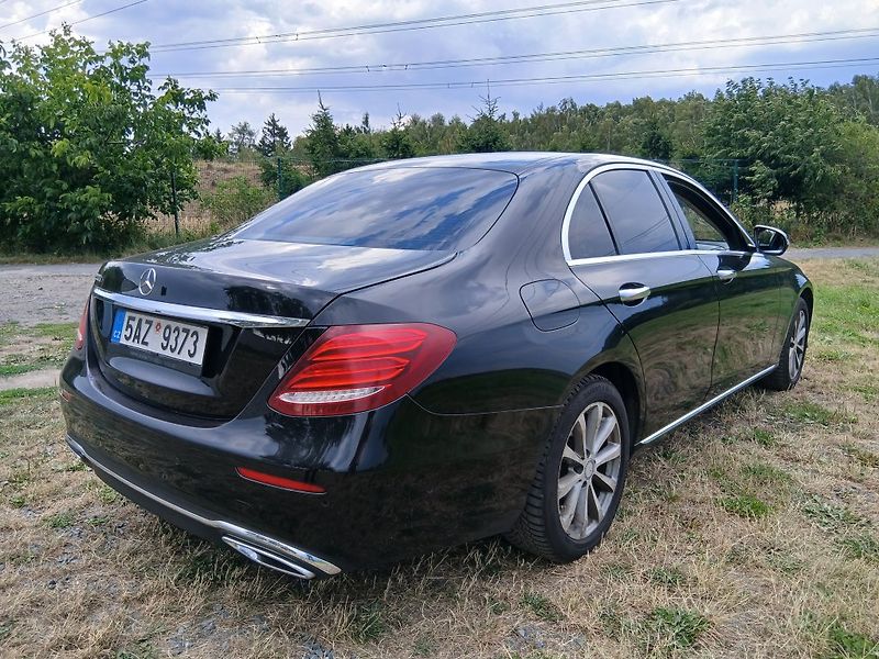 Mercedes-Benz Třídy E 220d Avantgarde - fotka 8 z 20