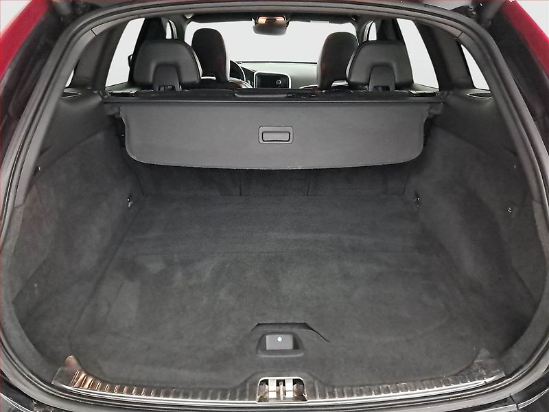 Volvo XC60 (2016) R-Design D5 Polestar, 4X4 - fotka 14 z 23