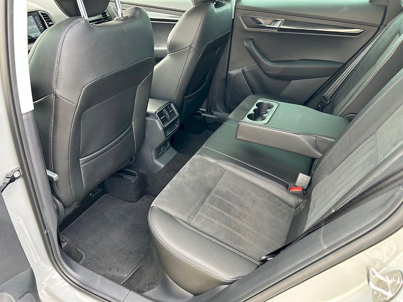 Škoda Karoq (2022) Style PLUS 1.5 TSI 110 kW - fotka 29 z 35