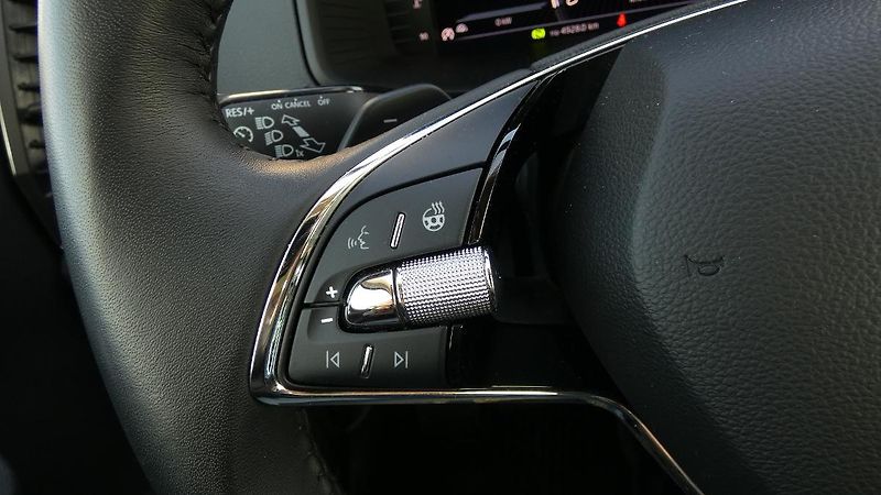 Škoda Karoq 1,5 TSI Style DSG - fotka 11 z 22