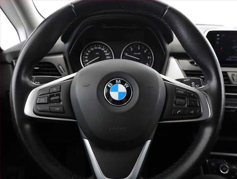 BMW Řada 2 (2019) 218d Gran Tourer, Serv.kniha - fotka 8 z 17