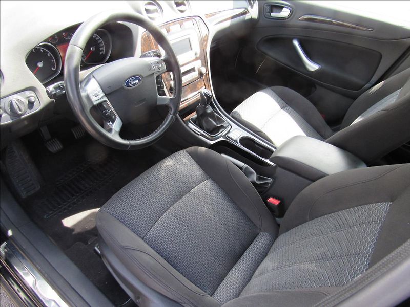 Ford Mondeo 2,0 Flexifuel Ethanol/Benzín 1 - fotka 9 z 31