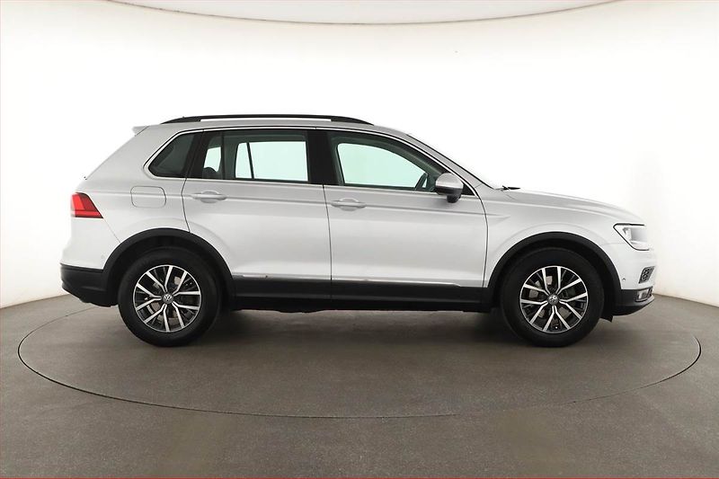 Volkswagen Tiguan (2020) 1.5 TSI - fotka 6 z 14