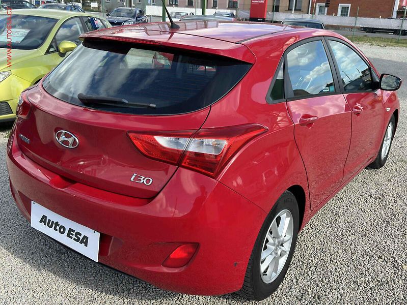 Hyundai i30 (2012) 1.6 GDi, ČR, Trikolor - fotka 4 z 18