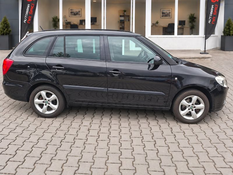 Škoda Fabia (2008) 1.4i 63kW -AUT.KLIMA-TEMPOMAT - fotka 9 z 30