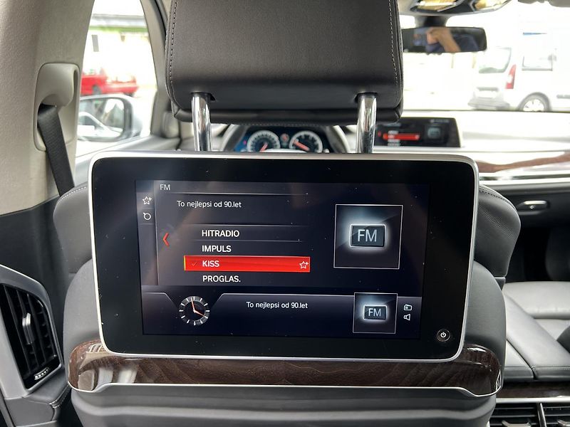 BMW Řada 7 (2017) 750d xDrive Laser Full  - fotka 30 z 39