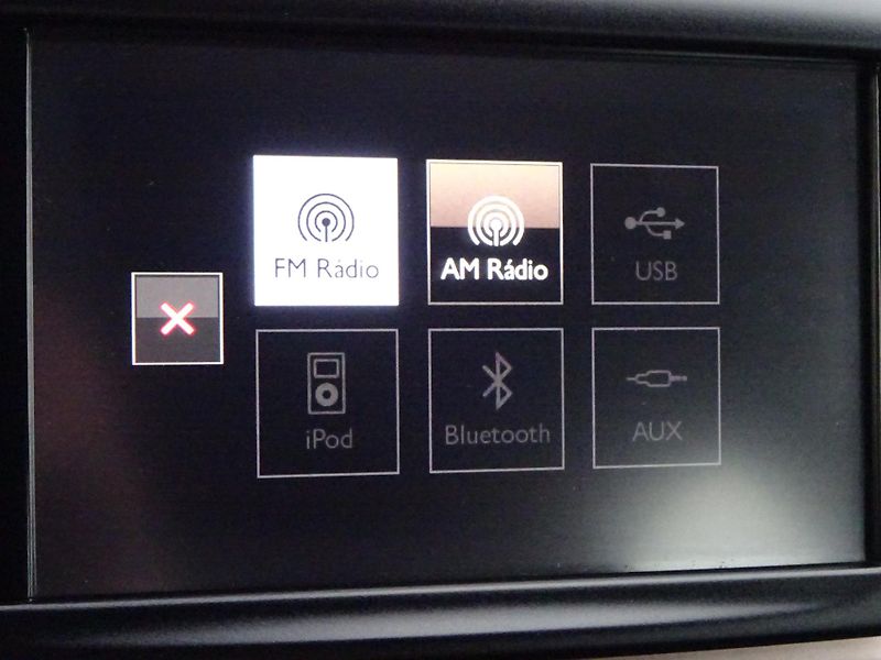 Peugeot 2008 1.2 VTi Allure AUTOMAT SERVIS - fotka 24 z 34