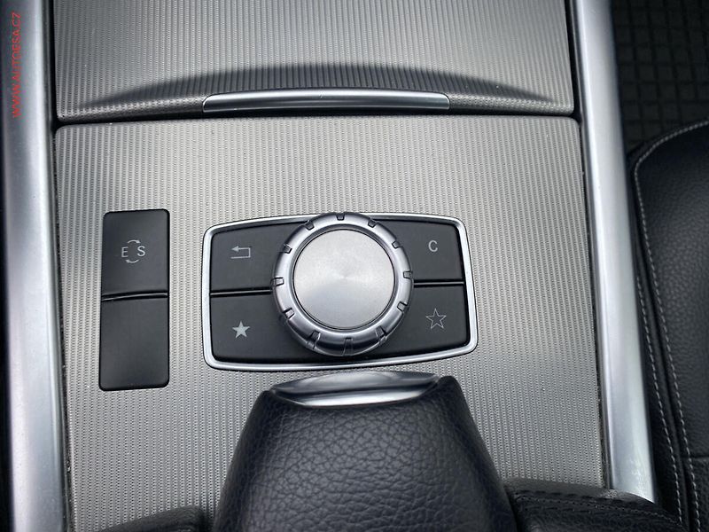 Mercedes-Benz Třídy E (2014) 2.2 CDi E250 4Matic, AT - fotka 17 z 21