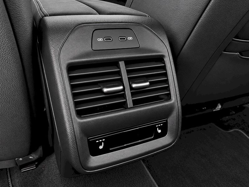 Škoda Superb (2025) COMBI Sportline TD 110 / 2.0 A - fotka 41 z 61