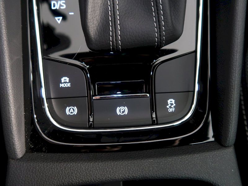 Škoda Karoq (2026) SPORTLINE 2.0TDI 110KW 4x4 DSG - fotka 34 z 43