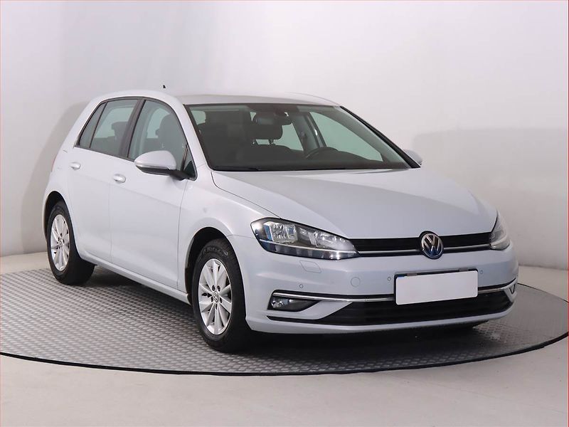 Volkswagen Golf (2018) 1.0 TSI, Tempomat - fotografie inzerátu