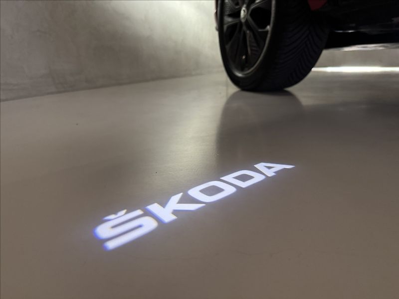 Škoda Karoq 2,0 TDi  DSG Sportline Virtual - fotka 48 z 49