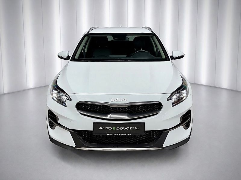 Kia Ceed CRDi 100KW 7DCT EXECUTIVE, LED - fotka 2 z 23