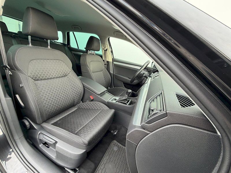 Škoda Superb (2022) 2.0 TDI 110kW DSG Business - fotka 31 z 35