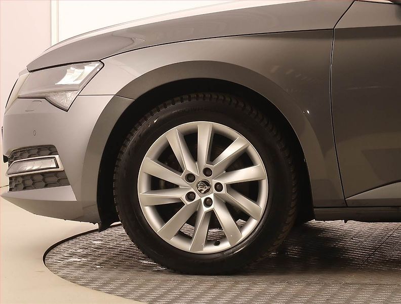 Škoda Superb (2022) Style 2.0 TDI, digi klima - fotka 15 z 27