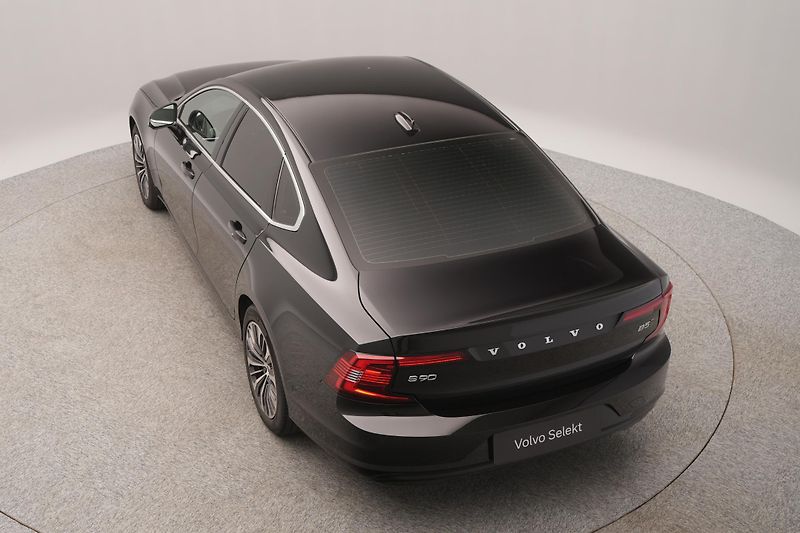 Volvo S90 B5 AWD MOMENTUM PRO  - fotka 13 z 45