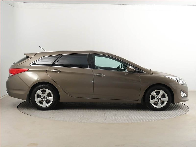 Hyundai i40 (2014) 1.7 CRDi, Tempomat - fotka 6 z 15