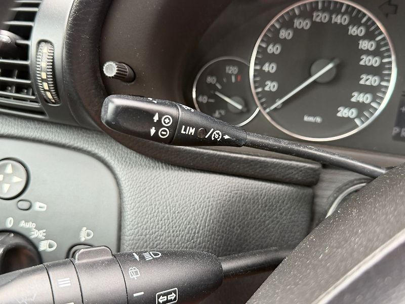 Mercedes-Benz Třídy C C 220 CDI Avantgarde - fotka 28 z 28