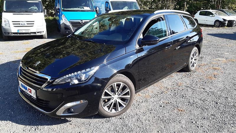 Peugeot 308 SW 1.6 BlueHDI Allure AUT - fotka 1 z 32