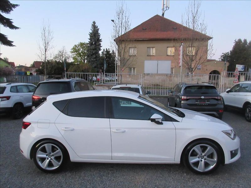 Seat Leon 1,4 TSI Led FR Top Stav - fotka 4 z 16