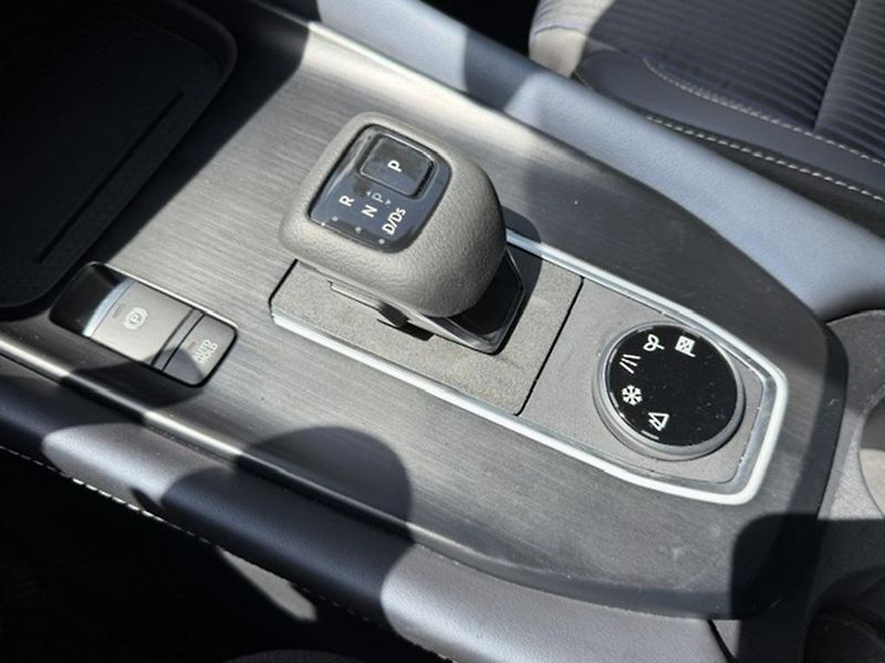 Nissan Qashqai 1.3 DIG-T 116kw Automat - fotka 29 z 43