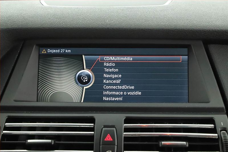 BMW X5 (2011) M Paket xDrive40d, 4X4 - fotka 14 z 20