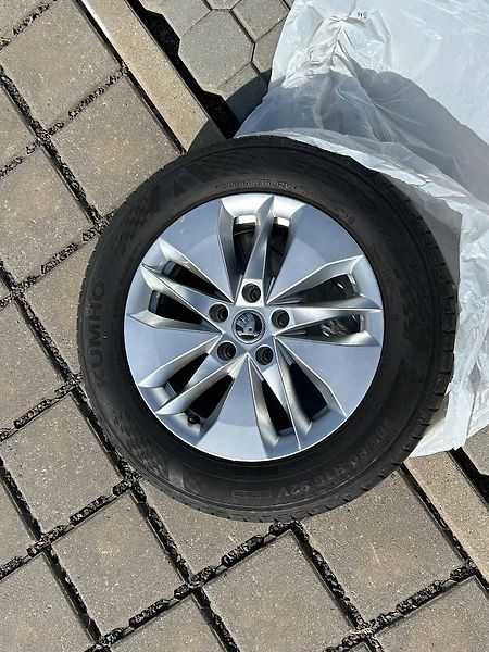Škoda Octavia Ambition 6MP 2,0TDI - fotka 23 z 23