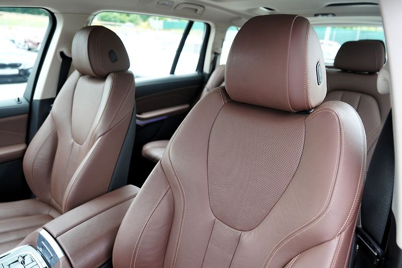 BMW X7 40i xDrive/panorama/7 míst - fotka 23 z 47