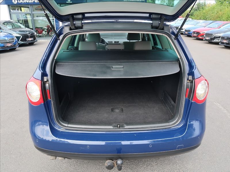 Volkswagen Passat 2,0 TDi,103kW,Tempomat,tažné - fotka 21 z 22
