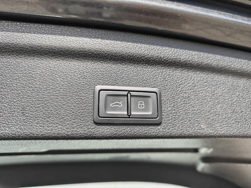 Audi Q3 35 S line STT 1,5TFSI CoD - fotka 24 z 24