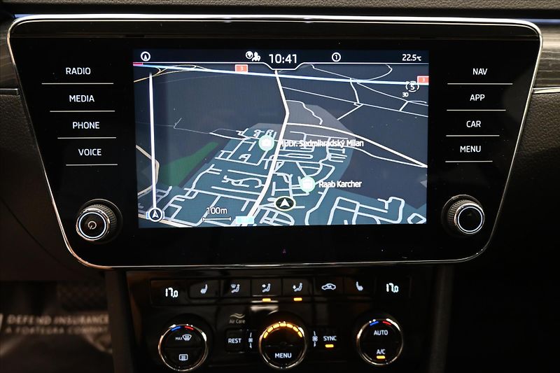 Škoda Superb 2,0 TDI 110 kW DSG Style Záruk - fotka 19 z 32