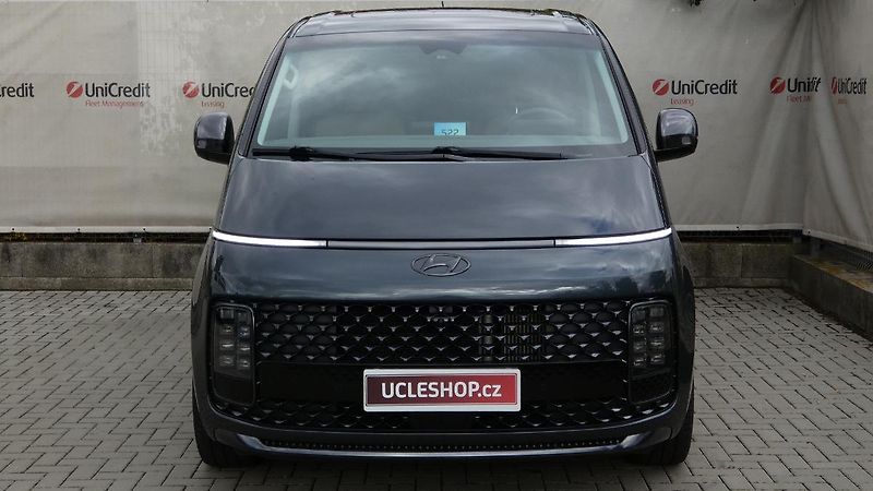 Hyundai Staria 2.2 CRDi Luxury 4x4 Auto - fotka 2 z 32