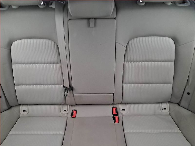 Audi A4 (2011) 2.0 TDI, Xenony, Vyhř. sedaček - fotka 10 z 16