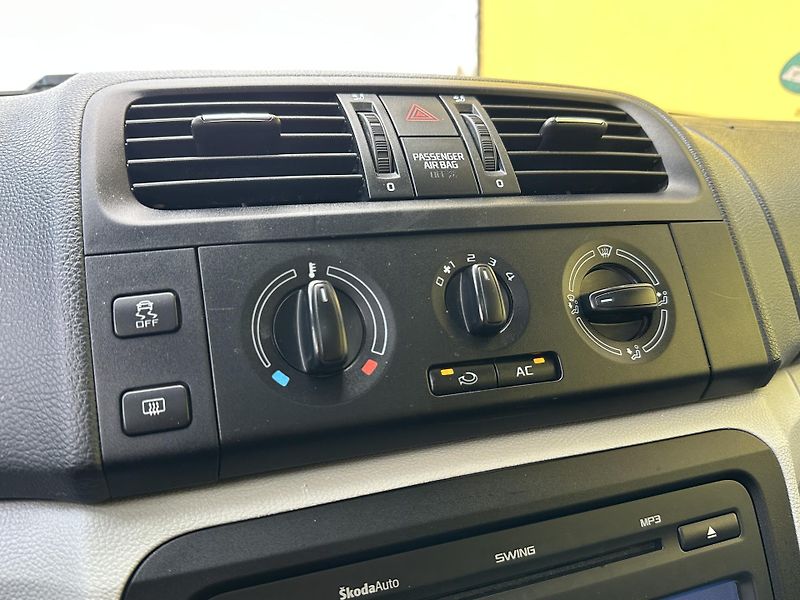 Škoda Fabia (2011) KOMBI 1.2TSI/63kW *KLIMA/TZ*  - fotka 11 z 28